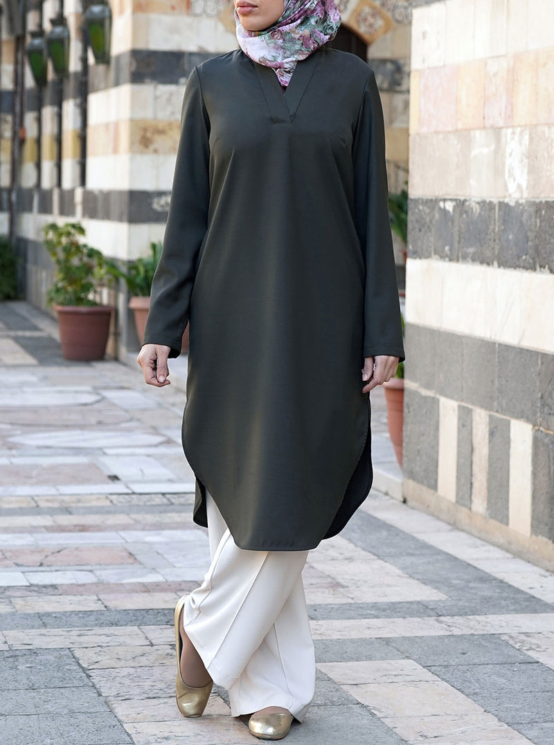 Curved Hem and Side Slits Tunic